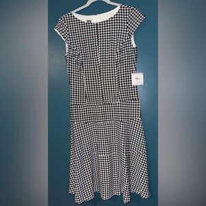 Anne Klein Black and White Tiered Trumpet Dress